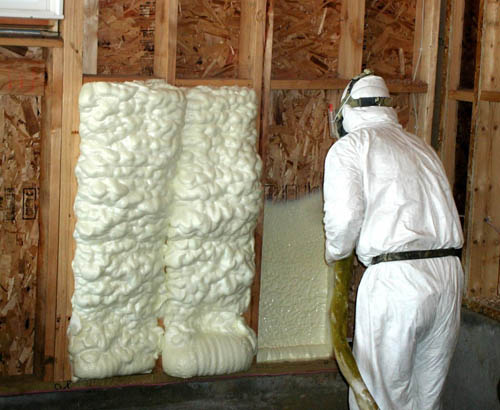 spray-foam-insulation-on-walls